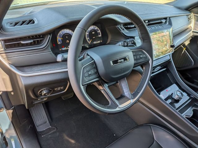 New 2026 Jeep Grand Cherokee Limited w/ Limited Altitude Package AWD/4WD image 11