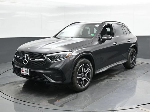Used 2025 Mercedes-Benz GLC 300 4MATIC image 6