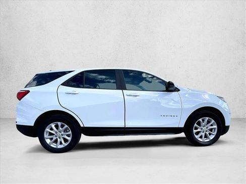 Used 2021 Chevrolet Equinox LS image 5