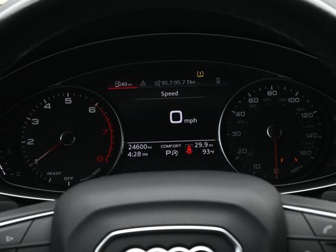 Used 2023 Audi Q5 2.0T Premium w/ Convenience Package AWD/4WD image 12