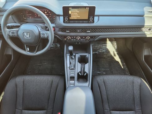 Certified 2023 Honda Accord EX image 25