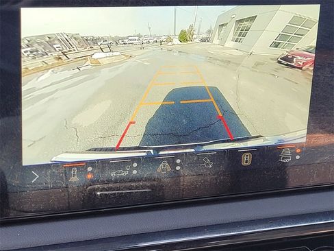 Used 2024 GMC Sierra 1500 AT4 w/ Technology Package image 18