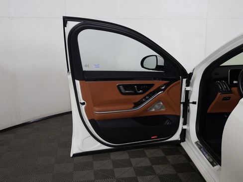 Used 2023 Mercedes-Benz S 500 4MATIC image 25