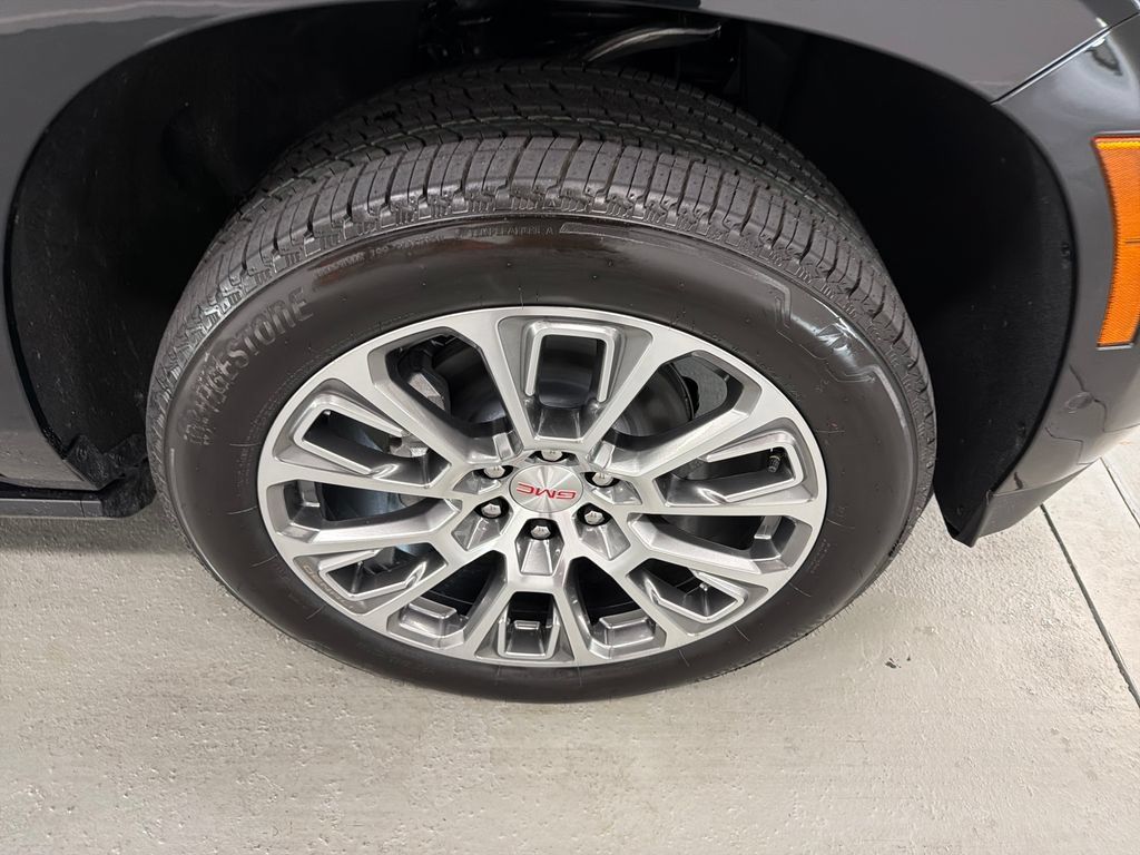 New 2026 GMC Yukon XL Denali w/ Sun & Power Step Package RWD image 4