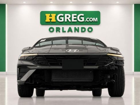 Used 2025 Hyundai Elantra SE FWD image 6