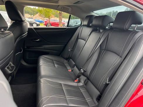 Used 2024 Lexus ES 350 w/ Luxury Package FWD image 18