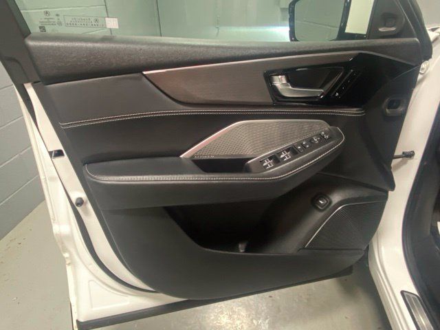 Used 2022 Acura MDX w/ Advance Package AWD/4WD image 7