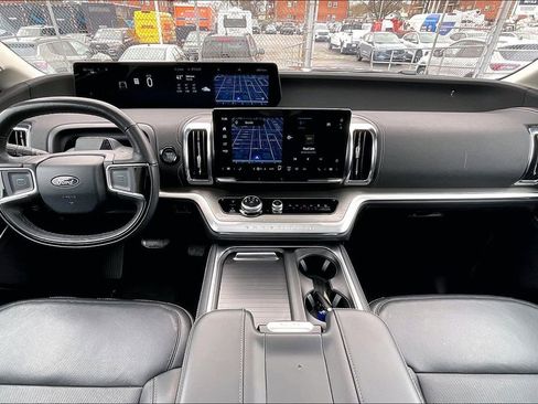 Certified 2025 Ford Expedition Platinum AWD/4WD image 13