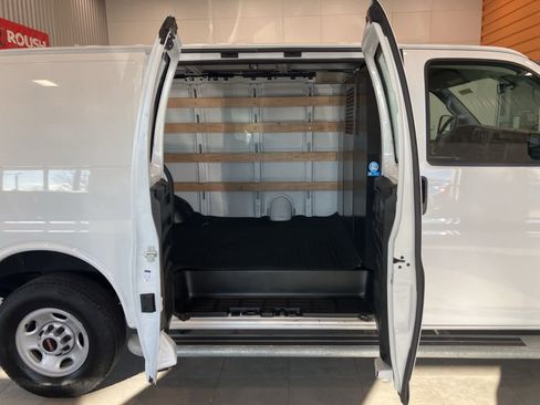 Used 2024 GMC Savana 2500 w/ Driver Convenience Package image 21