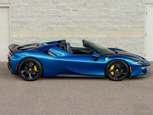Used 2023 Ferrari SF90 Spider AWD/4WD image 25