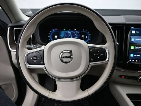 Used 2022 Volvo XC60 B5 Momentum w/ Advanced Package AWD/4WD image 24