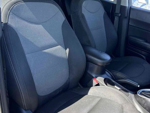Used 2018 Kia Soul + FWD image 17