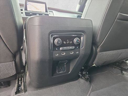 Used 2021 Chevrolet Suburban High Country AWD/4WD image 13
