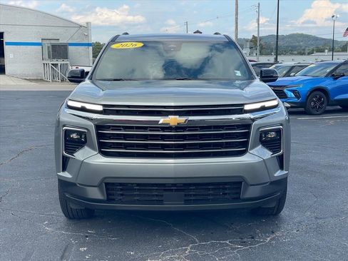 New 2026 Chevrolet Traverse LT FWD image 2