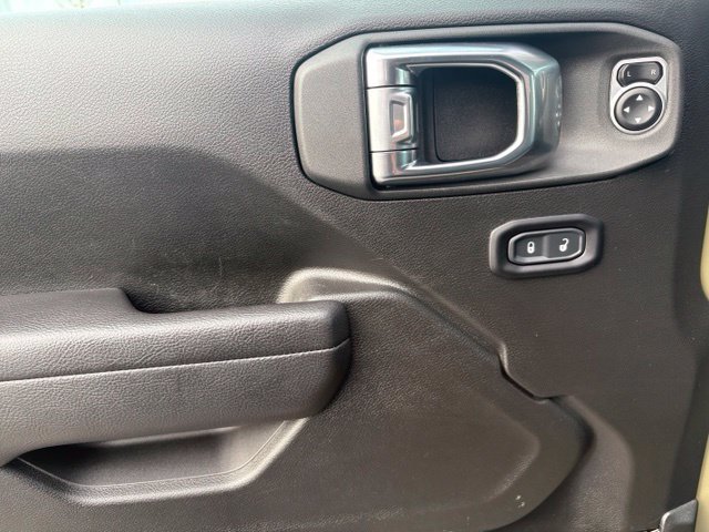Used 2025 Jeep Wrangler Sport AWD/4WD image 22