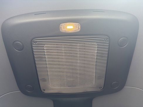 Used 2025 Mercedes-Benz Sprinter 2500 image 18