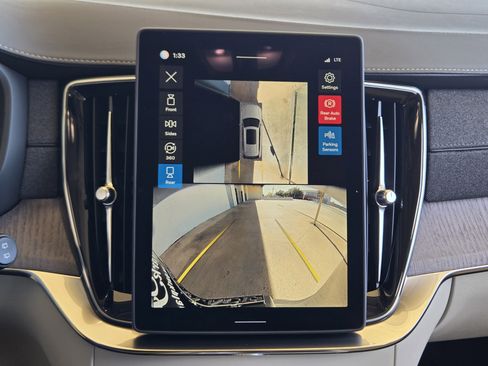 New 2026 Volvo XC90 B6 Ultra w/ Protection Package Premier image 19