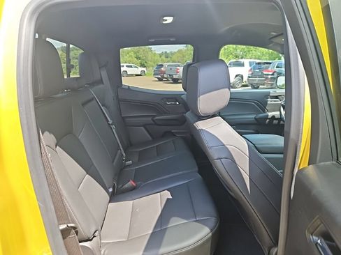 Used 2023 GMC Canyon Elevation w/ Elevation Premium Package AWD/4WD image 5