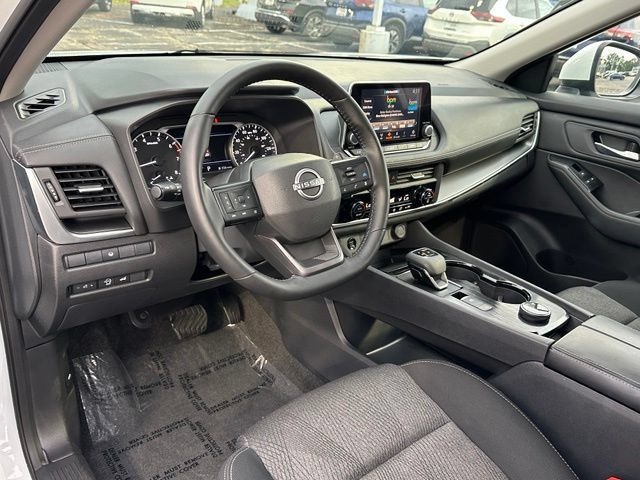 Certified 2025 Nissan Rogue SV AWD/4WD image 28
