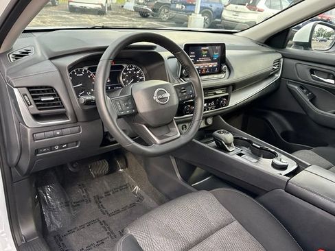 Used 2025 Nissan Rogue SV AWD/4WD image 28