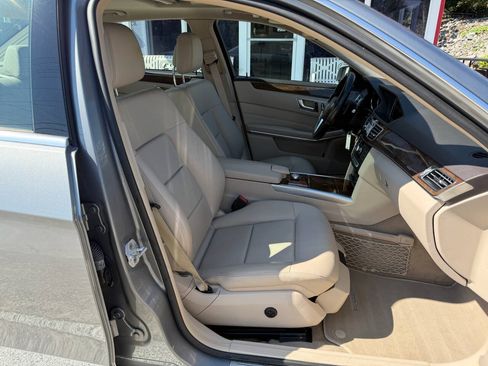 Used 2014 Mercedes-Benz E 350 4MATIC Sedan image 17