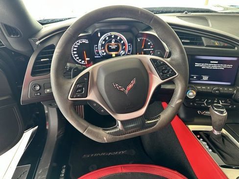 Used 2017 Chevrolet Corvette Stingray Coupe w/ Z51 2LT image 17