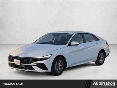 Used 2025 Hyundai Elantra SE