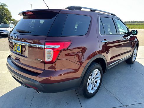 Used 2015 Ford Explorer XLT w/ Equipment Group 202A image 4