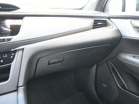 Used 2024 Cadillac XT5 Premium Luxury w/ Platinum Package AWD/4WD image 23