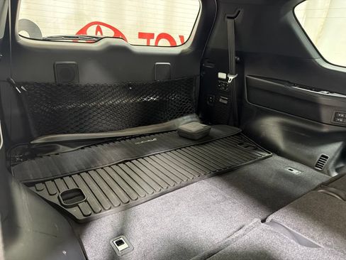 Used 2024 Lexus LX 600 4WD w/ Luxury Package image 14