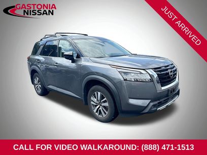 Used 2023 Nissan Pathfinder SL