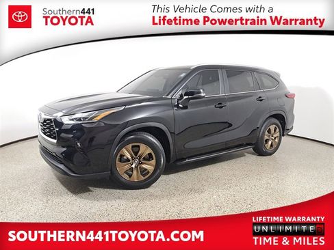 Used 2023 Toyota Highlander Bronze Edition image 1