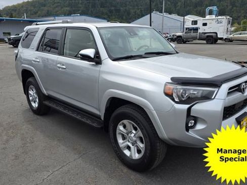 Used 2024 Toyota 4Runner SR5 Premium image 3