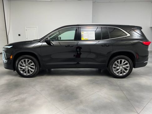 Used 2025 Buick Enclave Preferred AWD/4WD image 5
