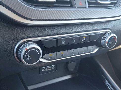 Used 2024 Nissan Altima 2.5 SR image 25