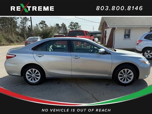 Used 2016 Toyota Camry LE image 6