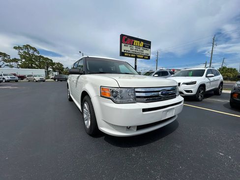 Used 2010 Ford Flex SE FWD image 3