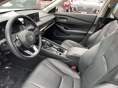 Used 2023 Honda Accord Touring image 6