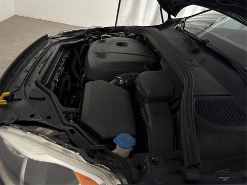 Used 2017 Volvo XC60 T6 Dynamic w/ Preferred Option Package image 21