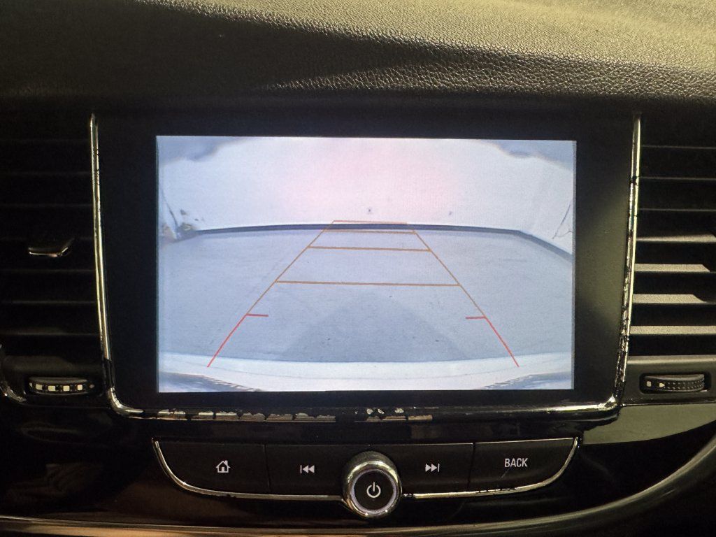 Used 2019 Buick Encore Essence FWD image 10