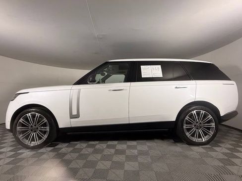 Used 2025 Land Rover Range Rover Long Wheelbase Autobiography AWD/4WD image 3