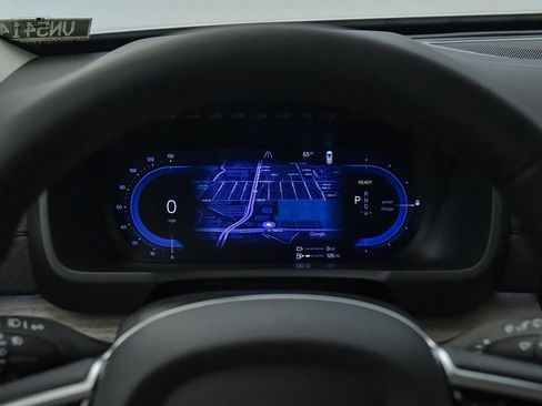 Certified 2025 Volvo XC90 T8 Plus w/ Protection Package Premier image 36