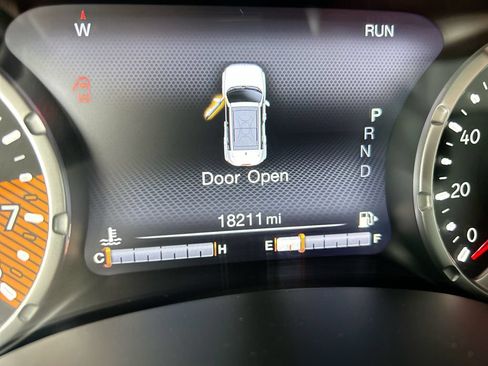 Used 2021 Jeep Renegade Latitude AWD/4WD image 16
