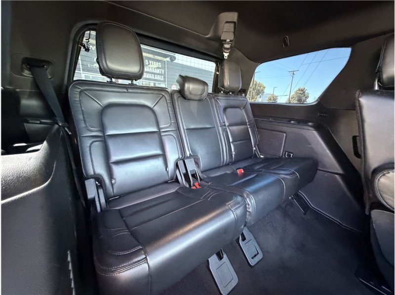 Used 2019 Lincoln Navigator Select RWD image 31