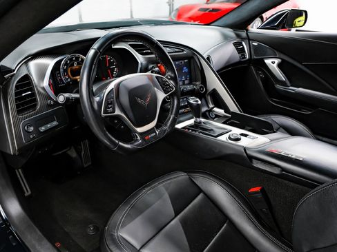 Used 2016 Chevrolet Corvette Z06 w/ 3LZ Preferred Equipment Group image 3