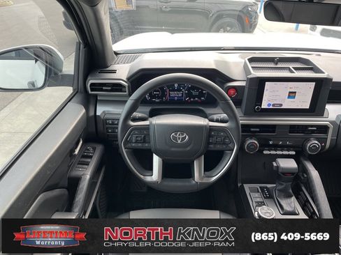 Used 2024 Toyota Tacoma TRD Off-Road image 12