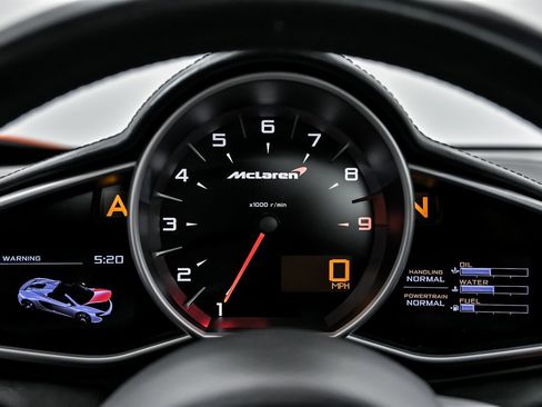 Used 2015 McLaren 650S Spider image 24