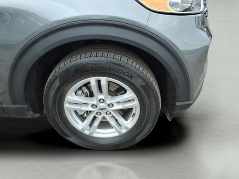 Certified 2023 Ford Explorer XLT w/ Equipment Group 202A AWD/4WD image 4