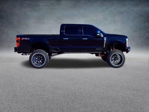 Used 2024 Ford F250 Platinum w/ FX4 Off-Road Package AWD/4WD image 24