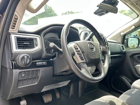 Used 2020 Nissan Titan SV w/ Accessory Utility Package RWD image 10